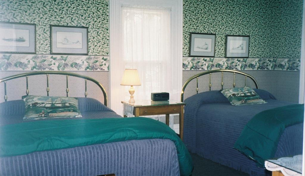 Captains Quarters Inn Bed & Breakfast Lexington MI 48450 8103592196